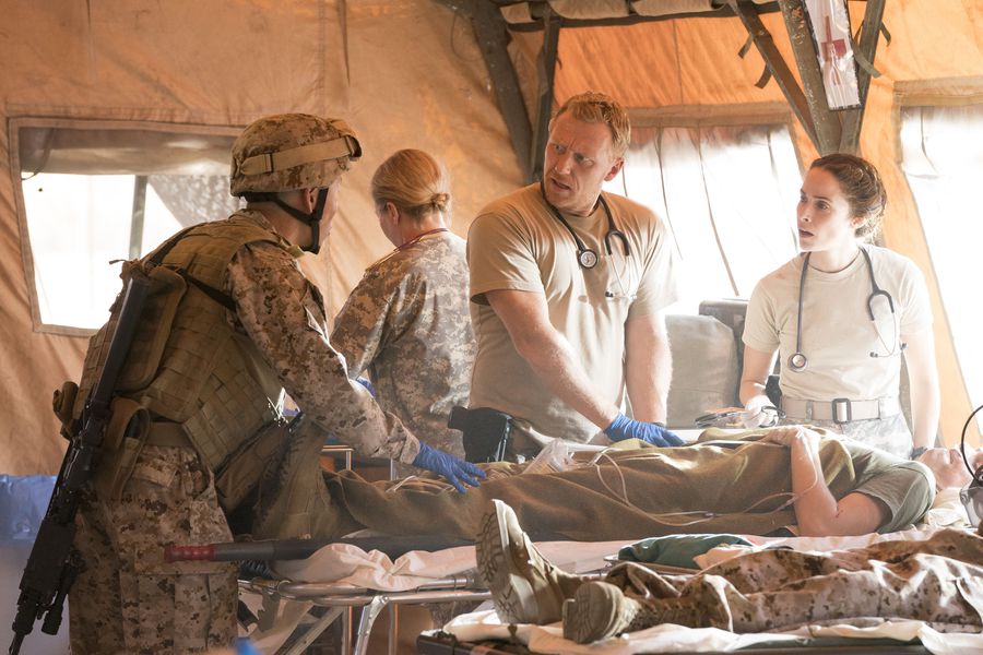 Owen Hunt (Kevin McKidd) et Megan Hunt (Abigail Spencer) à l'armée