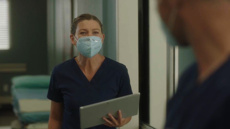 Meredith Grey avec le masque 