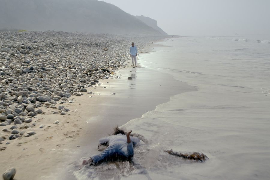 Derek Shepherd sur la plage et Meredith qui est tombée dans l’eau 