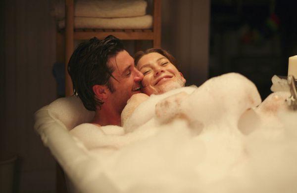 Meredith et Derek dans le bain