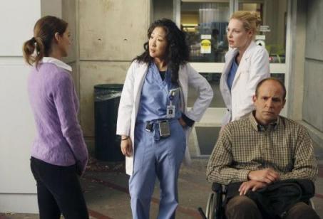 Meredith, Cristina, Izzie et un patient