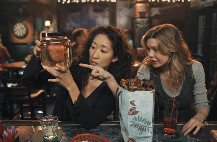 Cristina et Meredith au bar