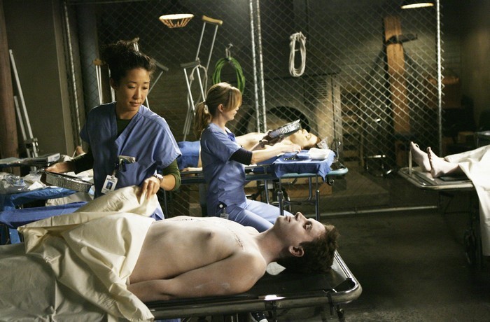 Cristina et Meredith à la morgue