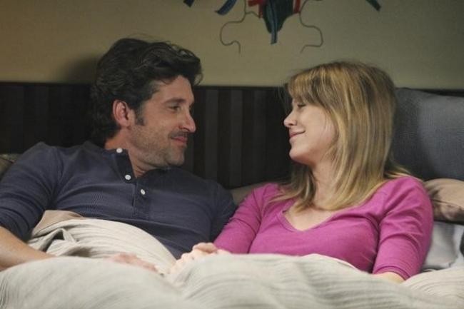 Derek et Meredith dans leur lit