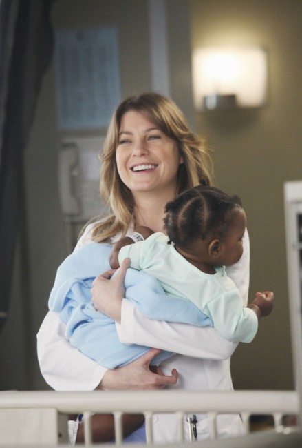 Meredith Grey (Ellen Pompeo) et bébé Zola