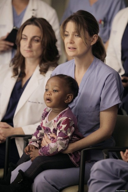 Meredith Grey (Ellen Pompeo) et sa fille Zola