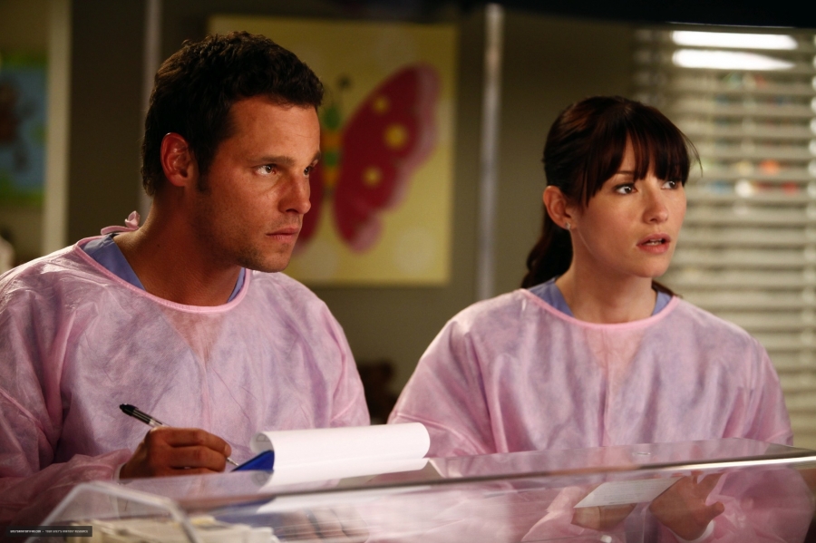 Alex Karev (Justin Chambers) et Lexie Grey (Chyler Leigh) en pédiatrie