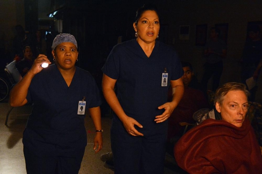 Miranda Bailey (Chandra Wilson), Callie Torres (Sara Ramirez) et un patient