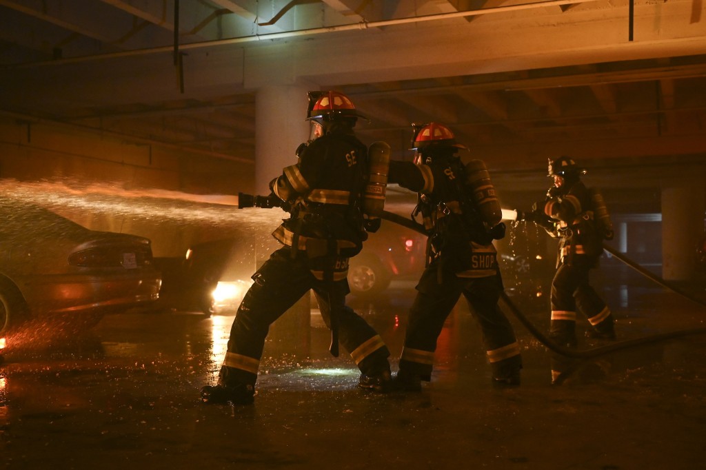 Les pompiers de la Station 19 combattent les flammes