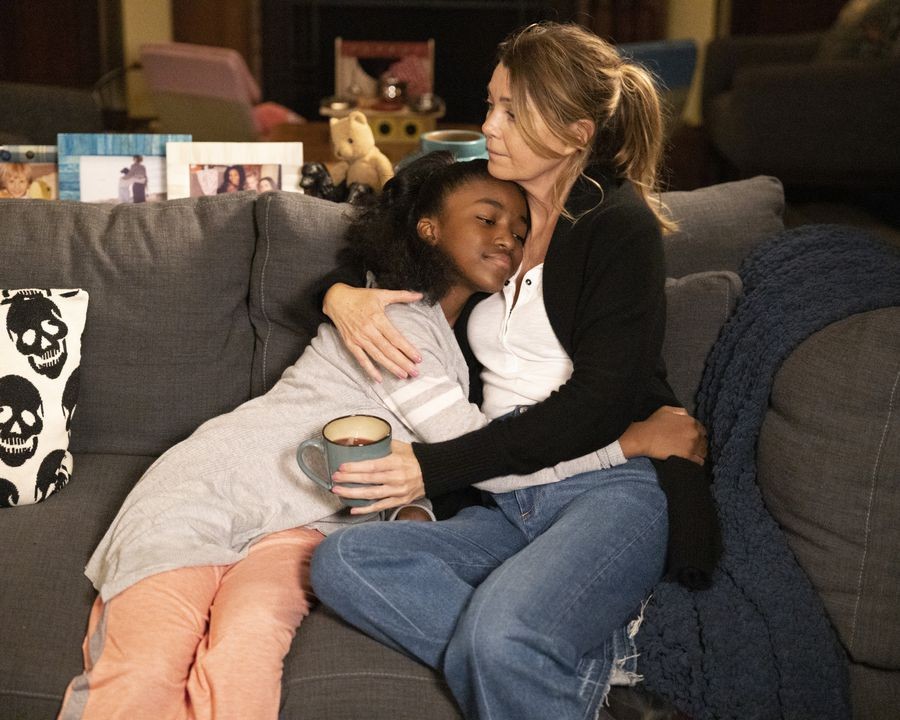 Meredith Grey (Ellen Pompeo) et Zola (Aniela Gumbs)