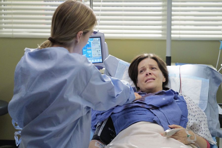Meredith Grey (Ellen Pompeo), et sa patiente