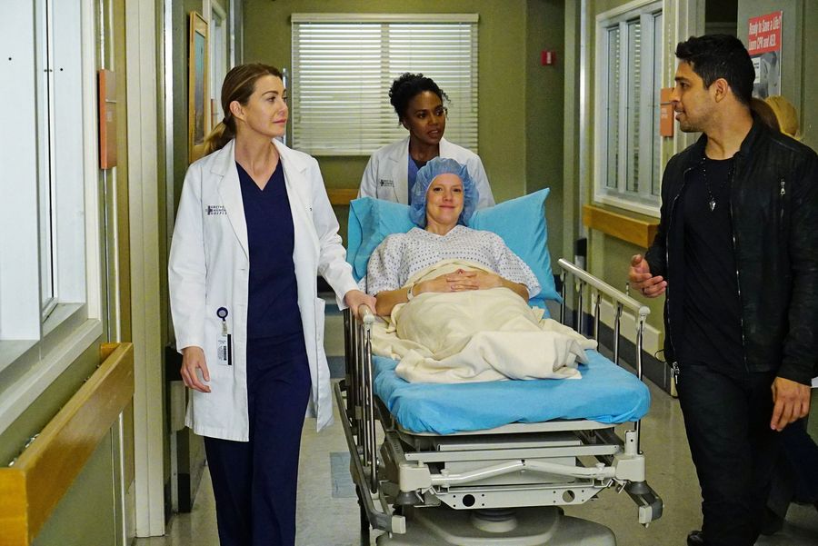 Meredith Grey (Ellen Pompeo) et son patient