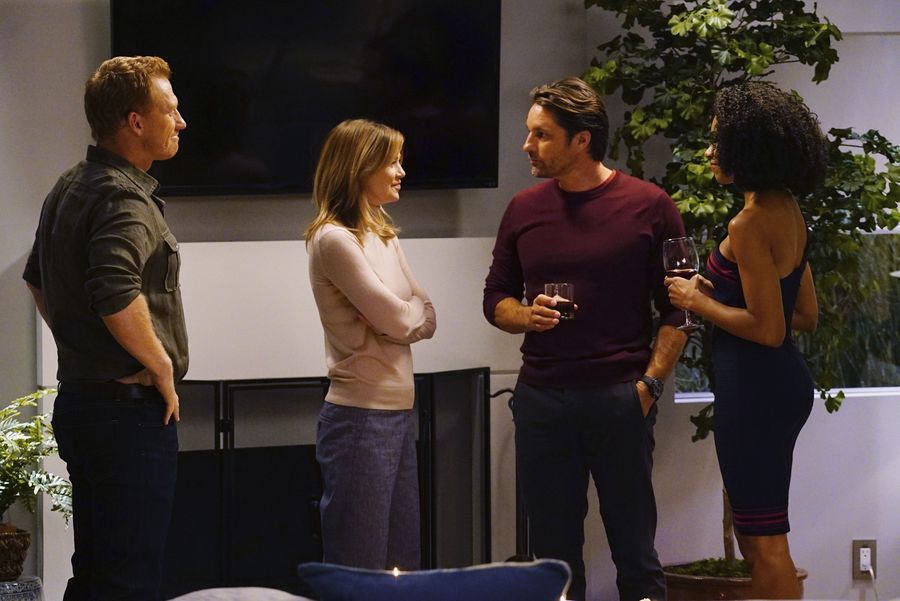 Owen Hunt (Kevin McKidd), Meredith Grey (Ellen Pompeo), Nathan Riggs (Martin Henderson) et Maggie Pierce (Kelly McCreary)