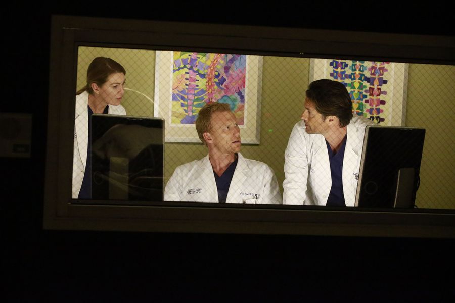 Meredith Grey (Ellen Pompeo), Owen Hunt (Kevin McKidd), et Nathan Riggs (Martin Henderson)