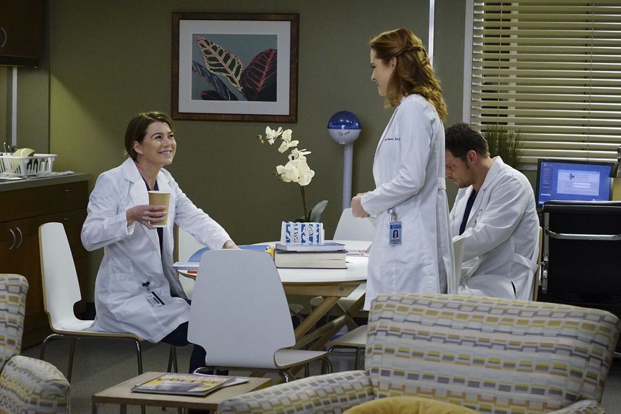 Meredith Grey (Ellen Pompeo), Alex Karev (Justin Chambers) et April Kepner (Sarah Drew)